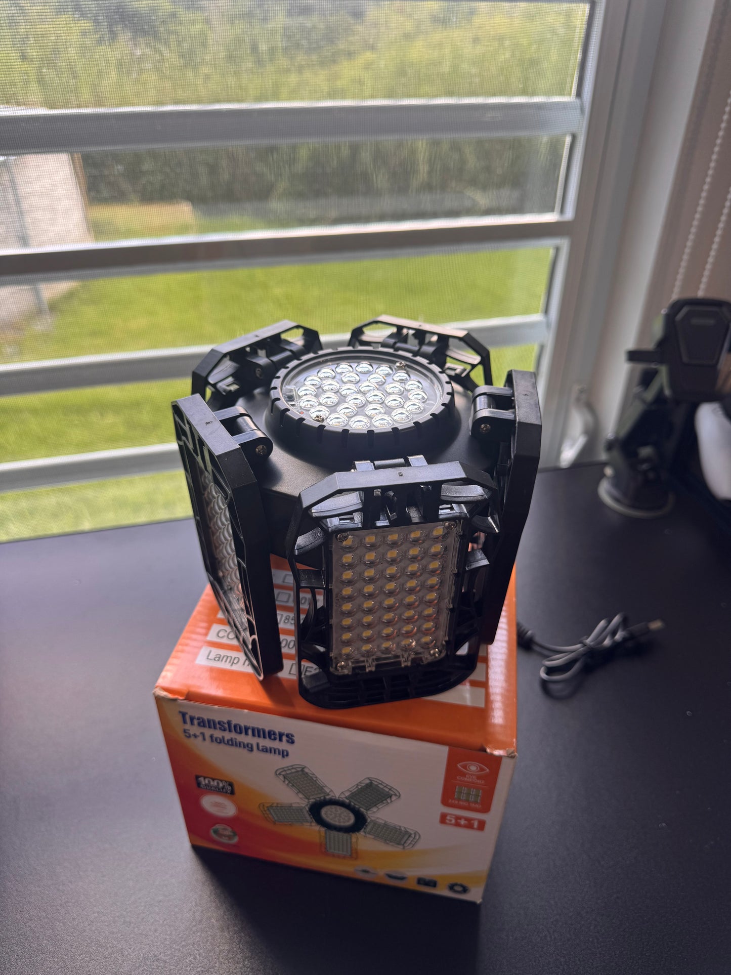 Foco Interior 150W & Placa solar 12W